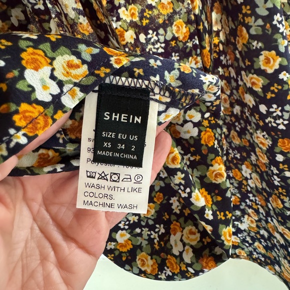 SHEIN summer dress with open back with bow tie - Picture 3 of 3